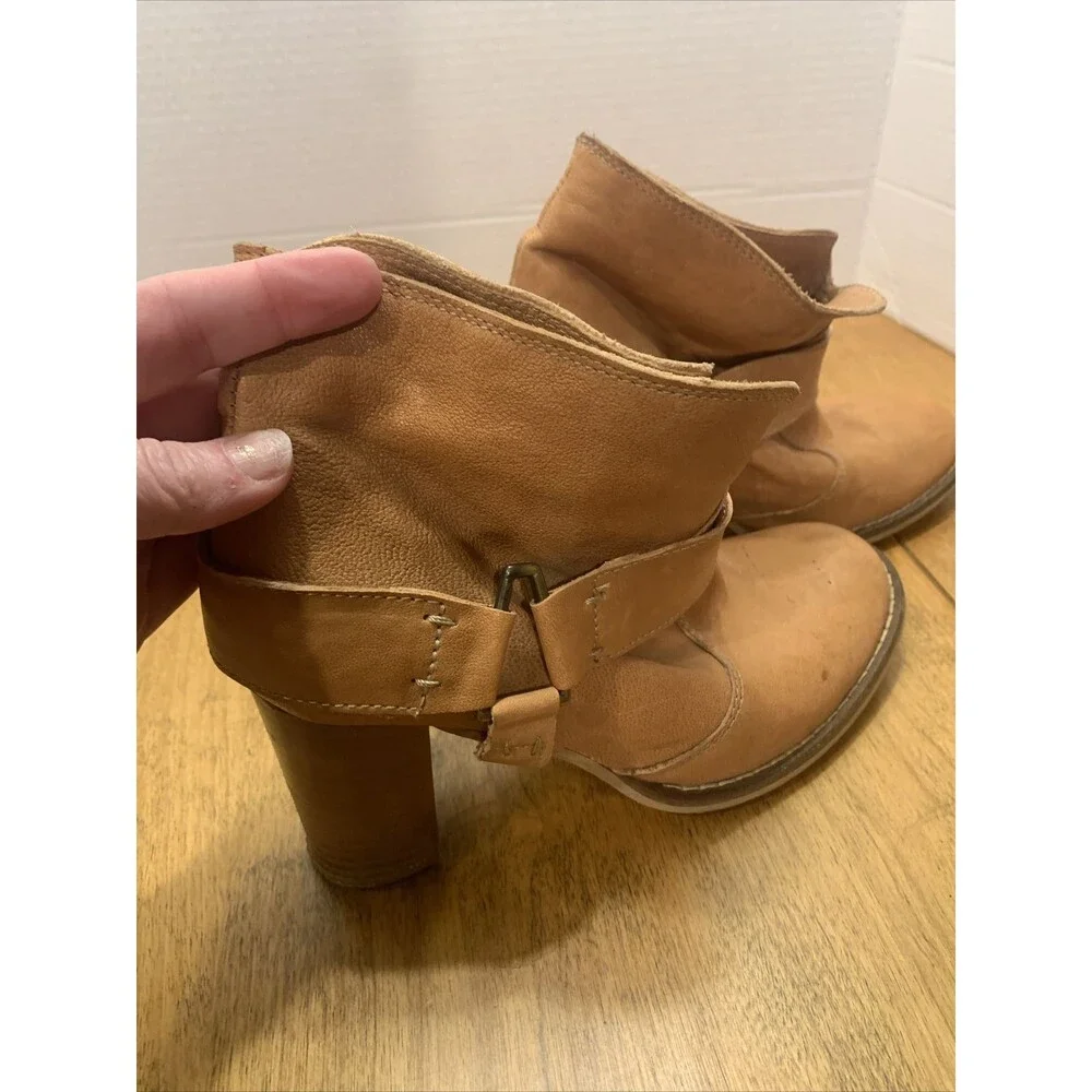 Sundance Boots Womens 7.5 US 38 EU Tan Harness Ankle Bootie Leather Stacked Heel